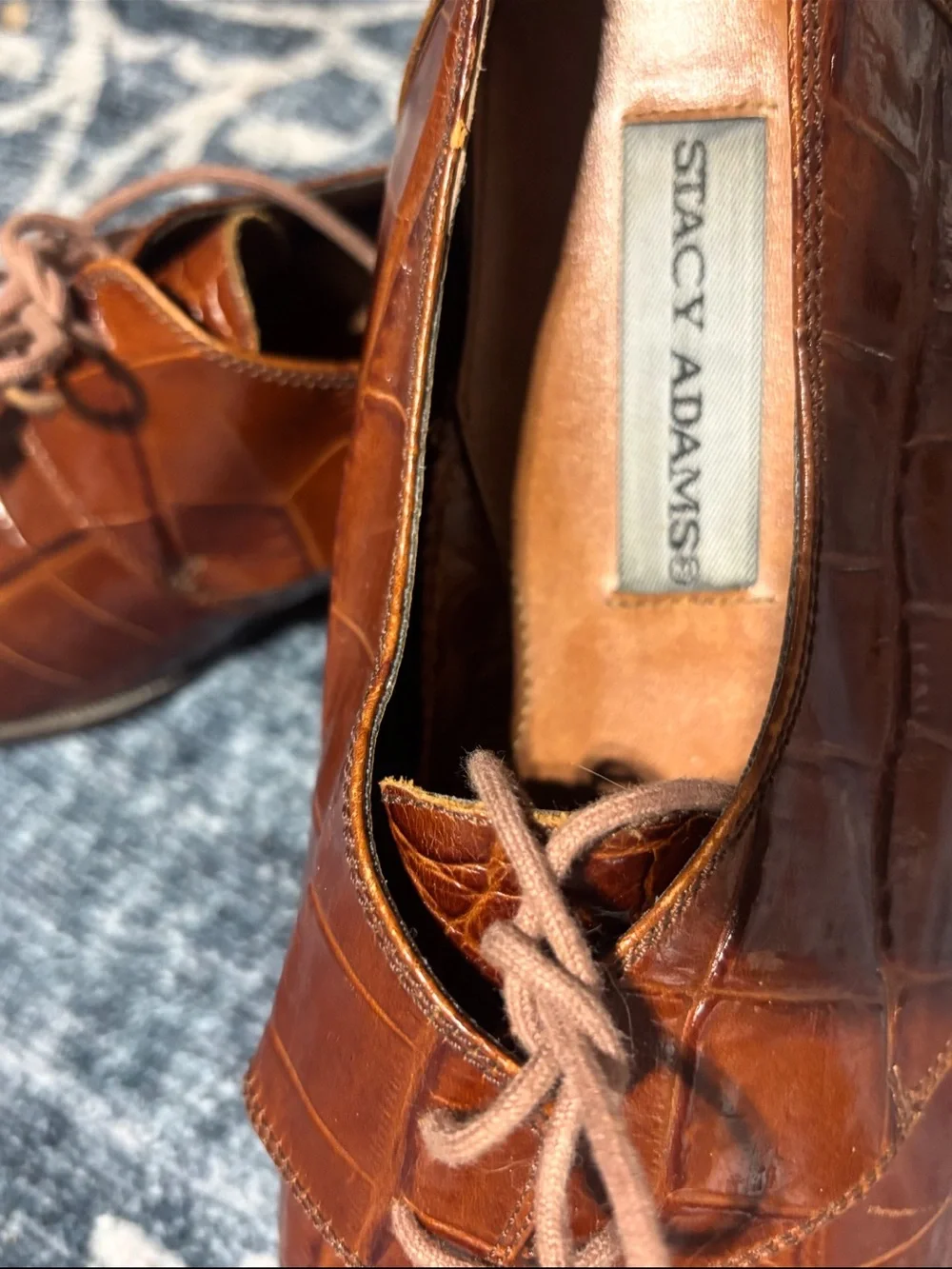 Oxford Men’s Brown Croc-Embossed Leather Lace-Up Loafers